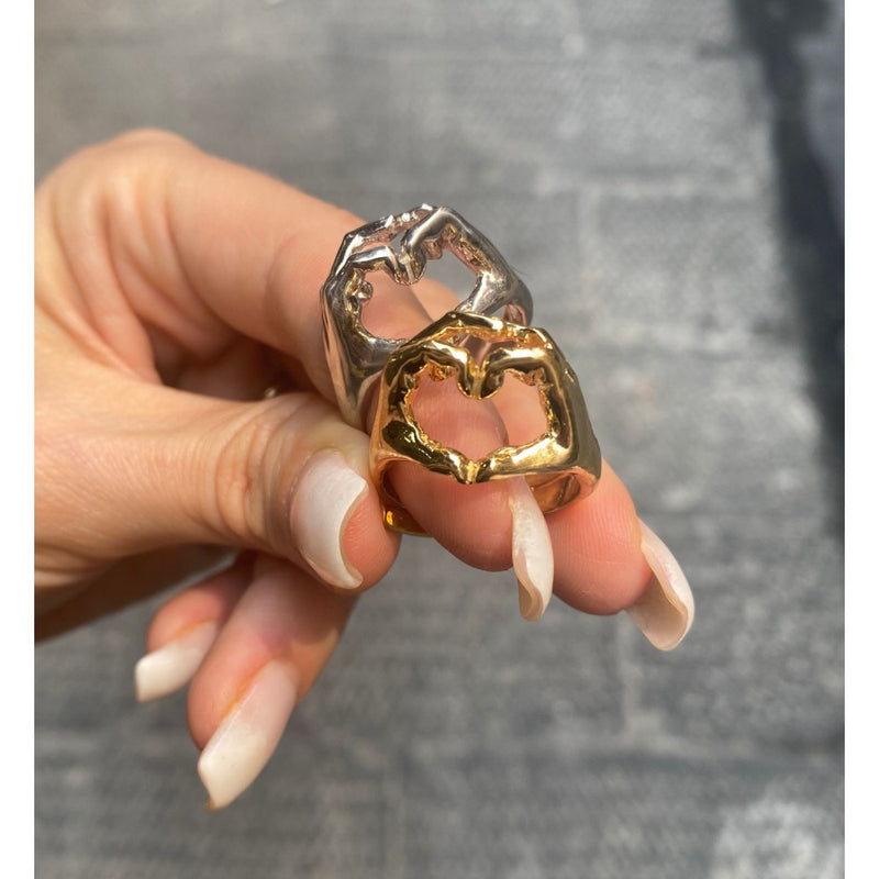 Anello mani cuore