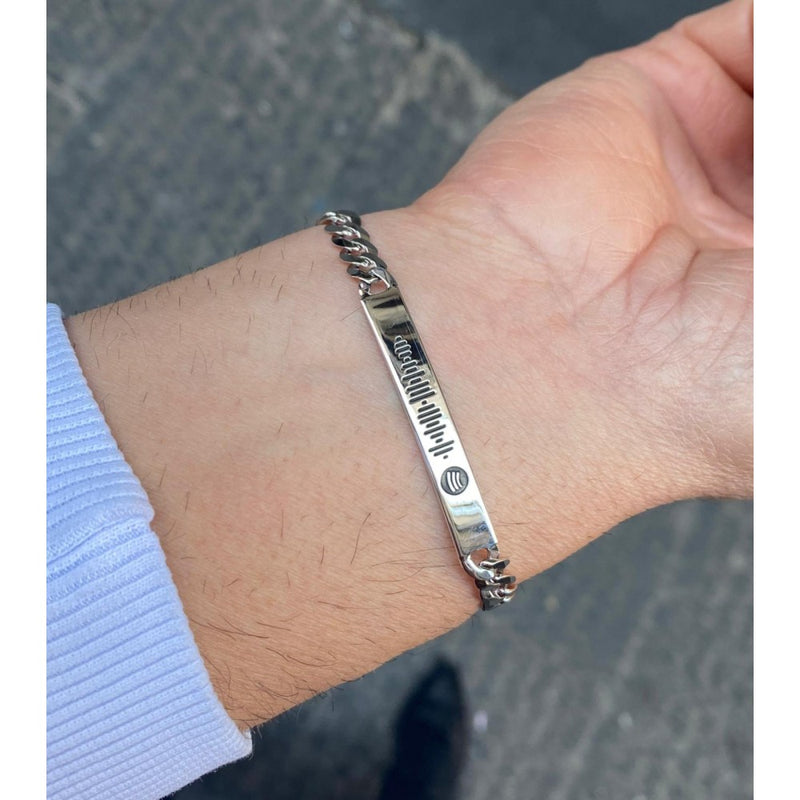 Coppia bracciali dedica una canzone lui&lei