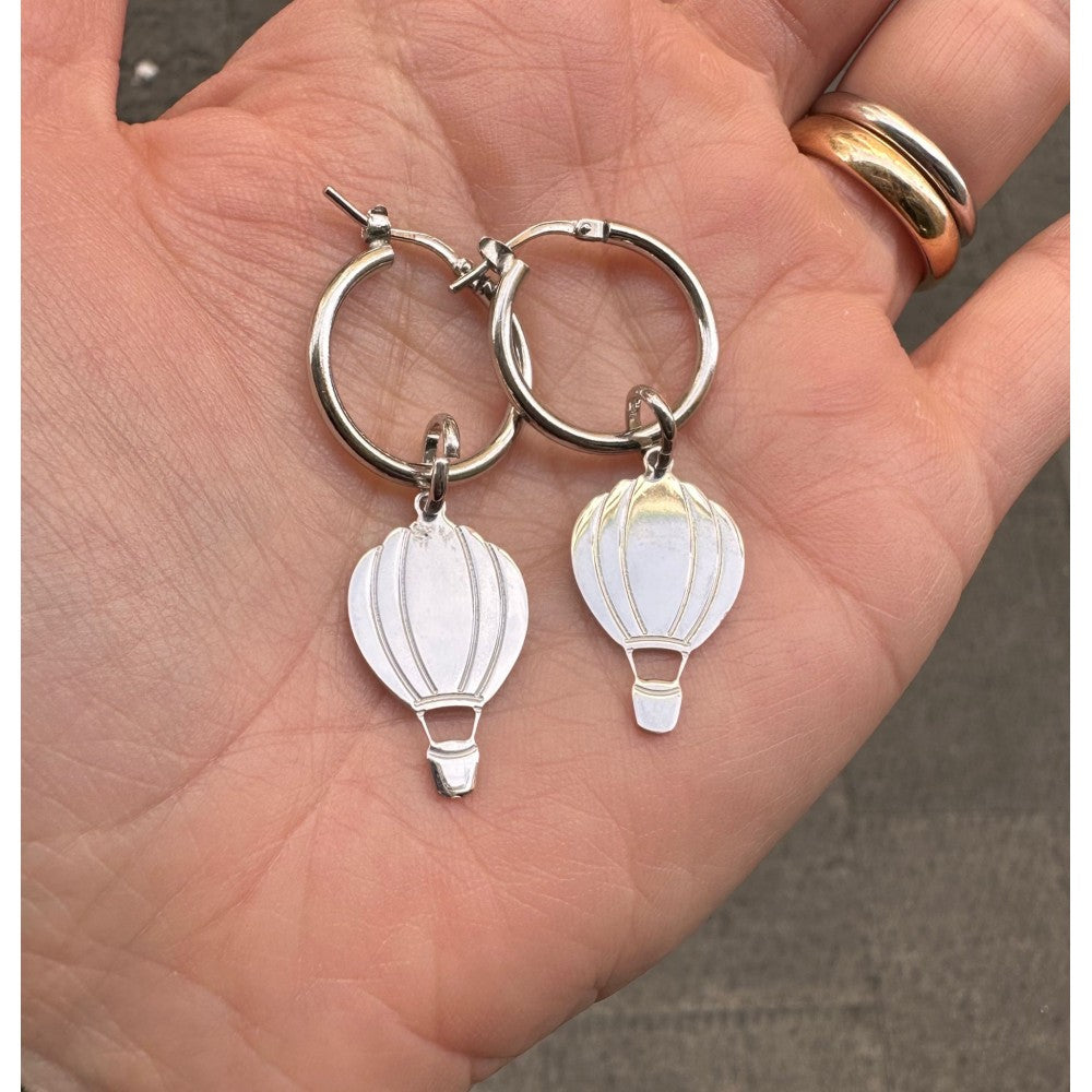 Orecchini in Argento 925 con pendenti a forma di mongolfiera con smalt – Group S.r.l Orecchini in Argento 925 con pendenti a forma di mongolfiera con smalt – Group S.r.l