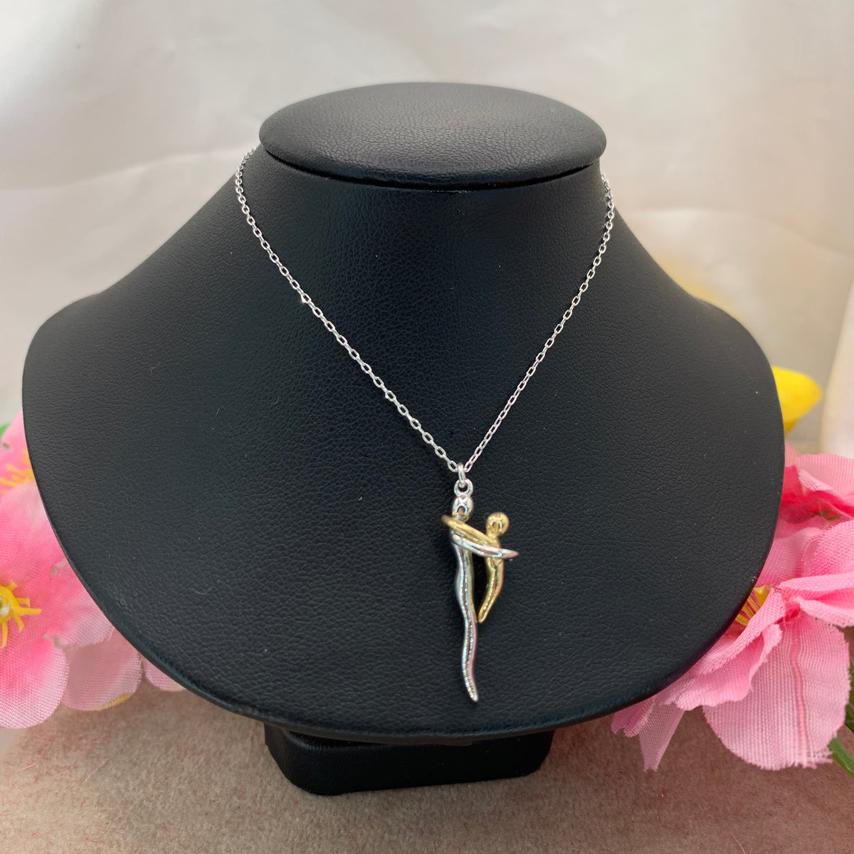 Collana abbraccio