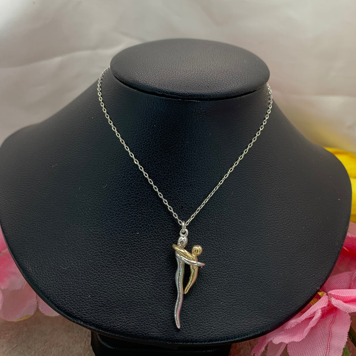 Collana abbraccio