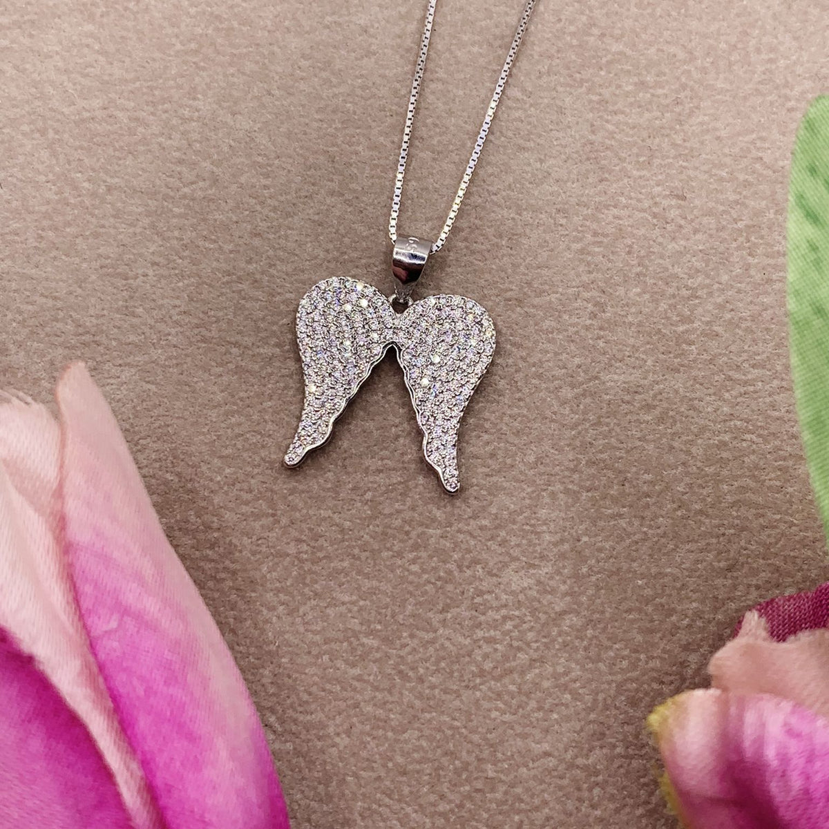 Collana wings shine