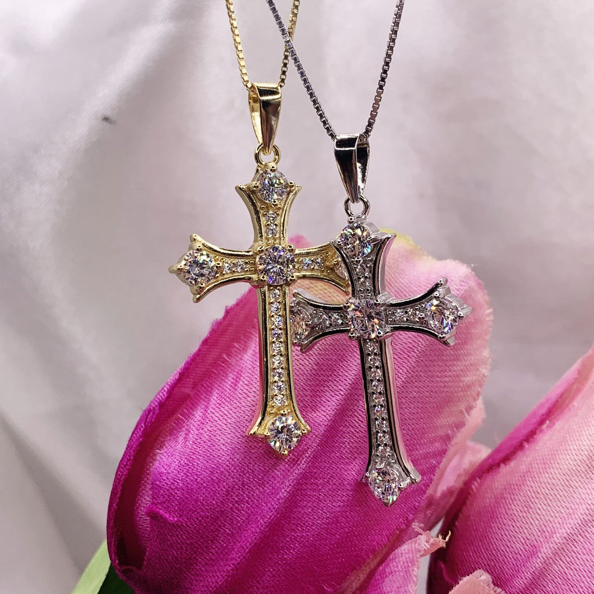 Collana croce domus