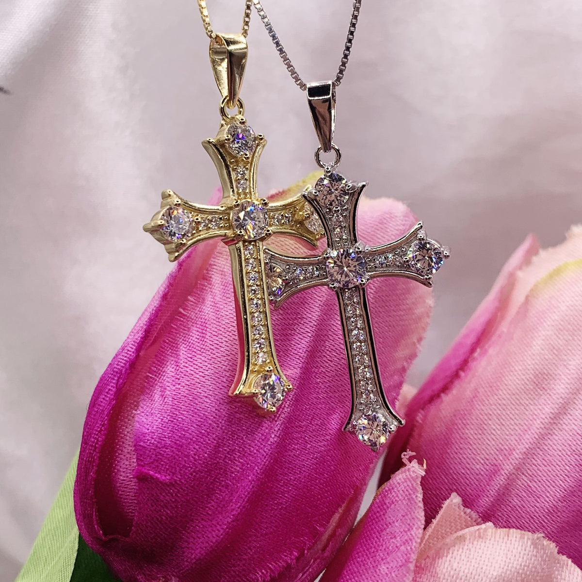 Collana croce domus