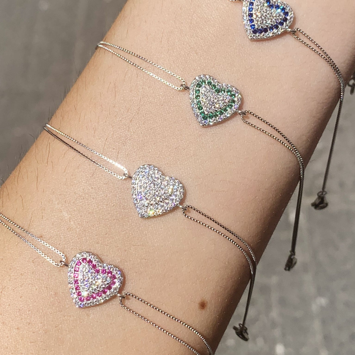 Bracciale cuoricino traforato
