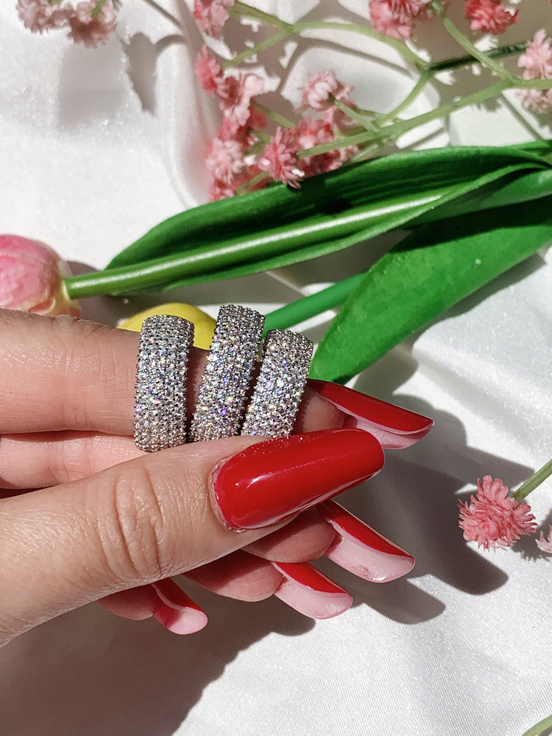 Anello fascia zirconata