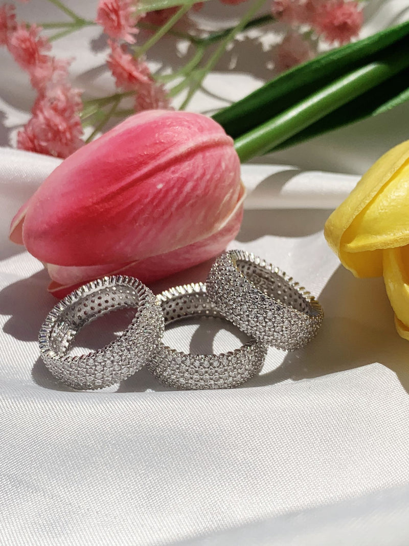 Anello fascia zirconata