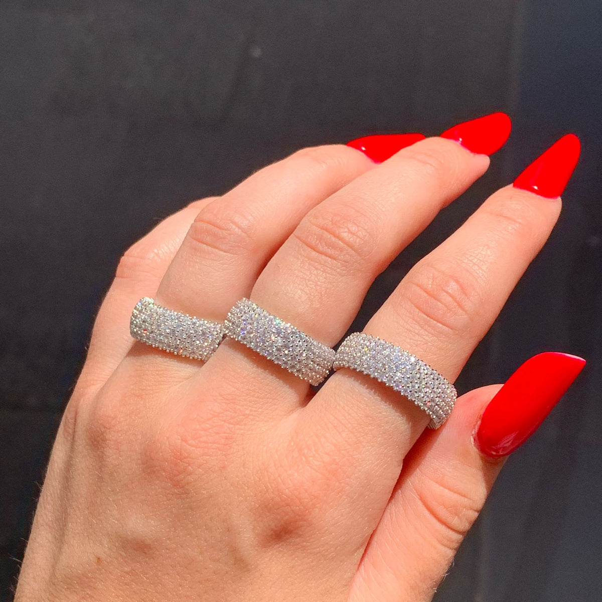 Anello fascia zirconata