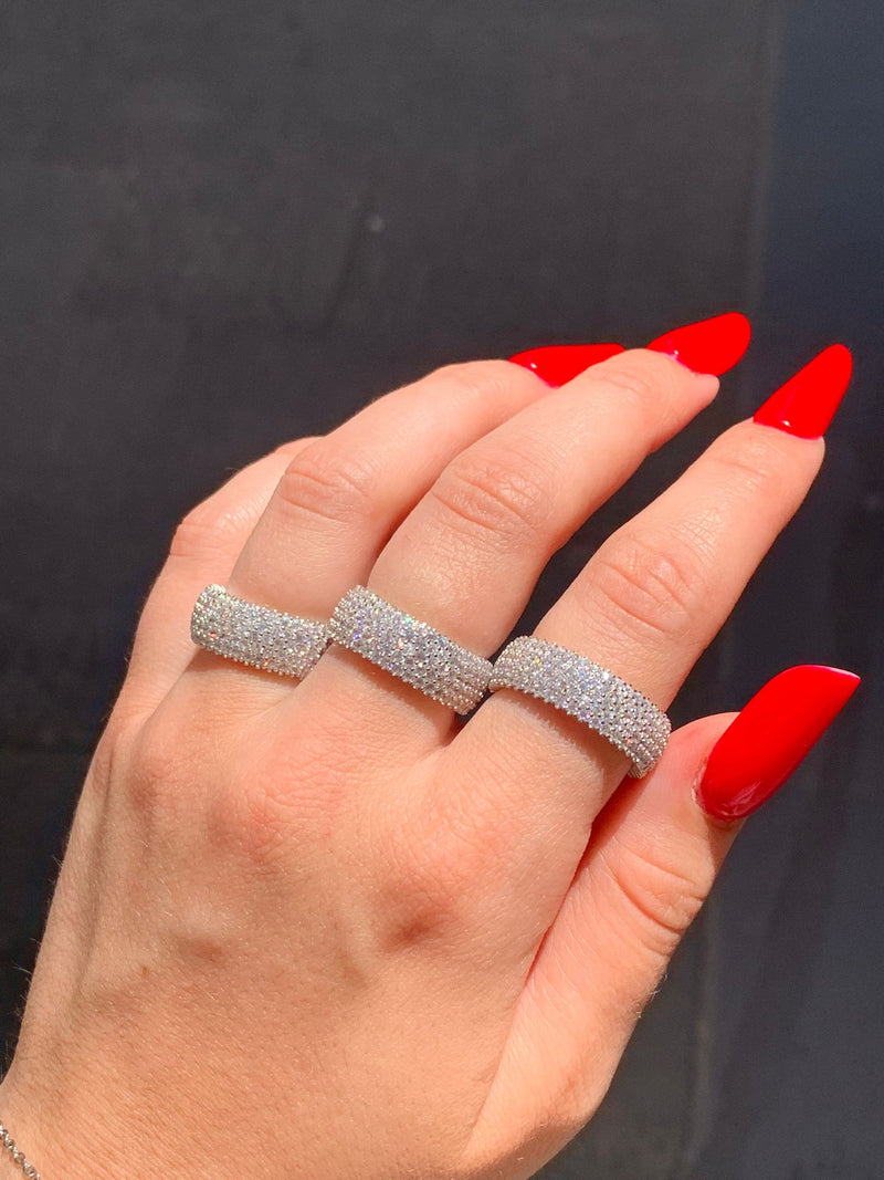 Anello fascia zirconata