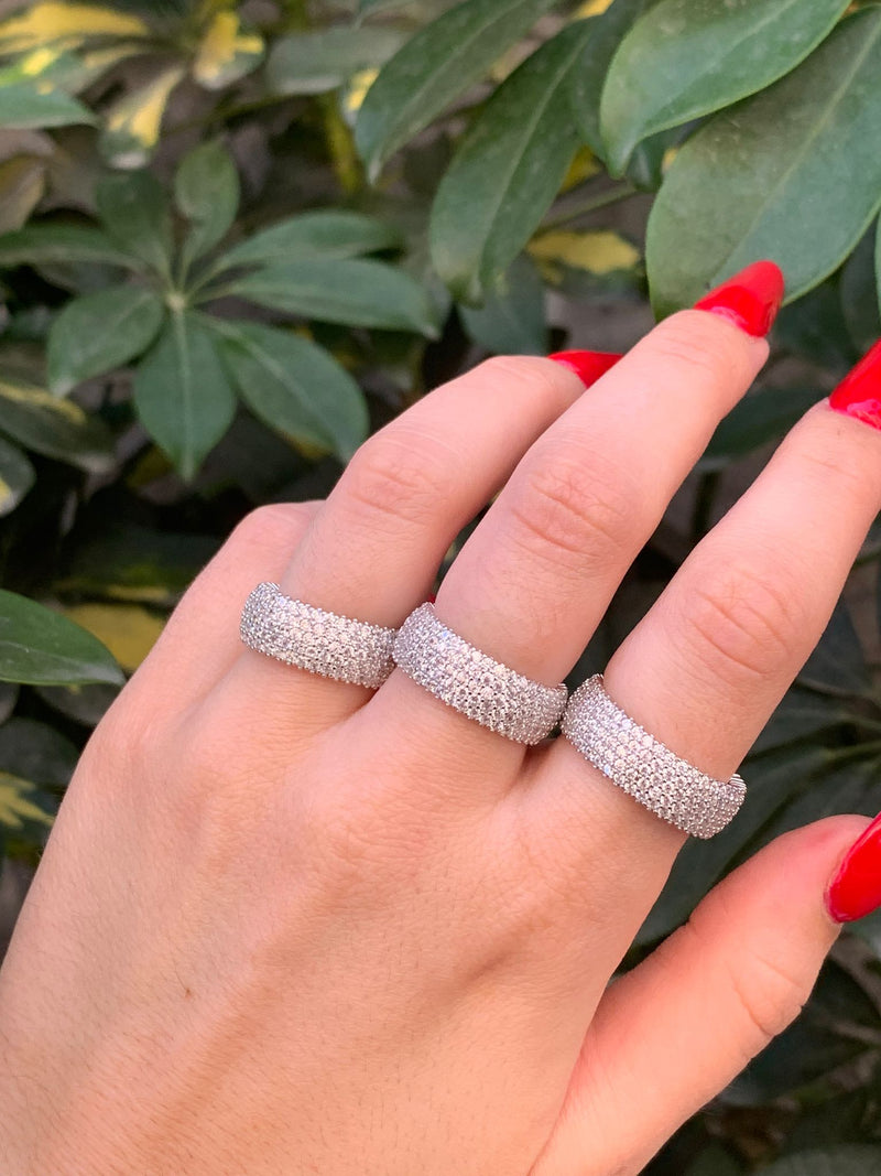 Anello fascia zirconata