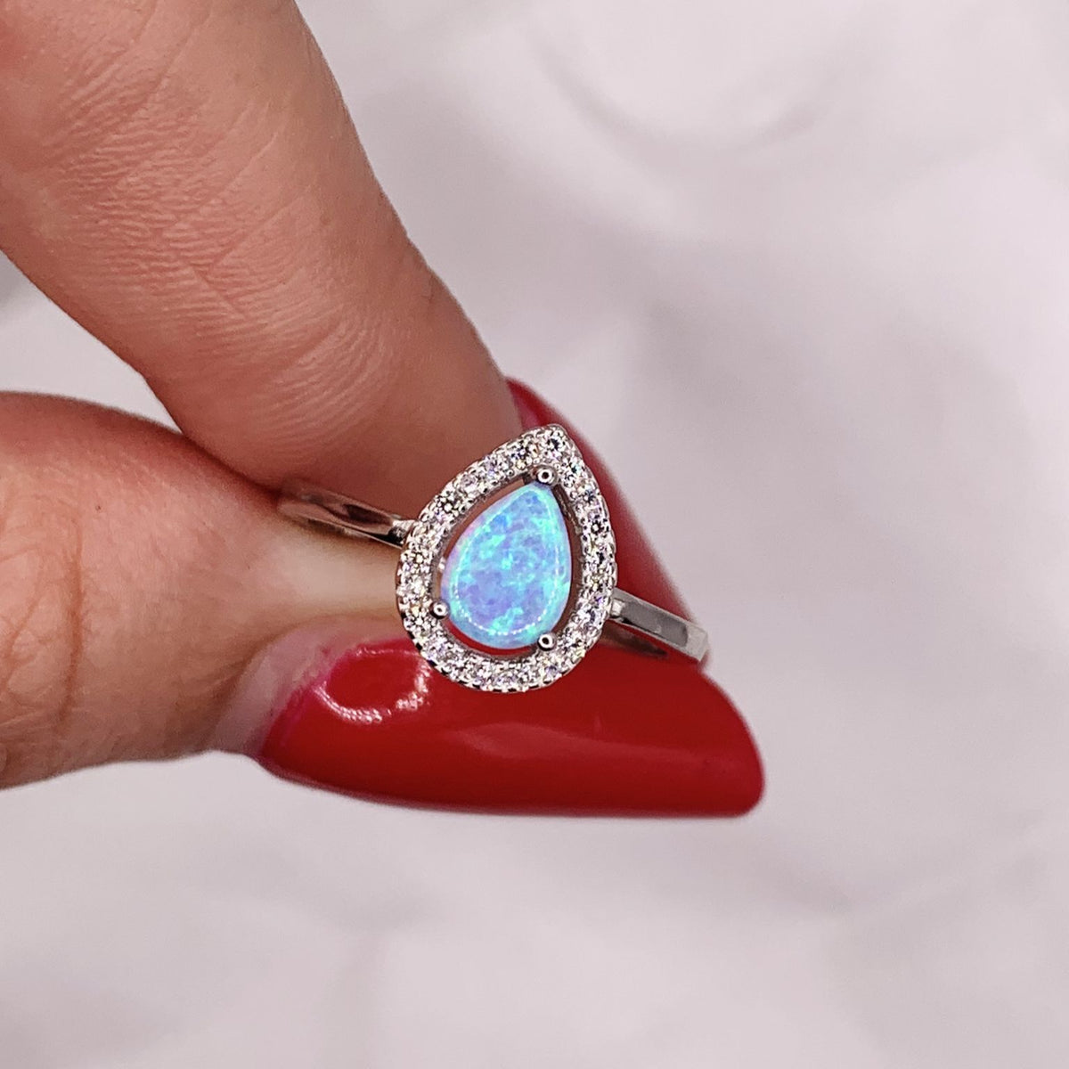 Anello goccia opale