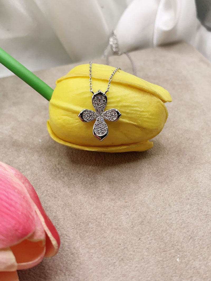 Collana croce farfalla