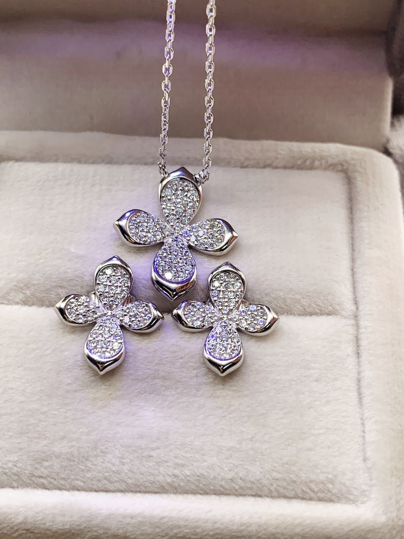 Collana croce farfalla