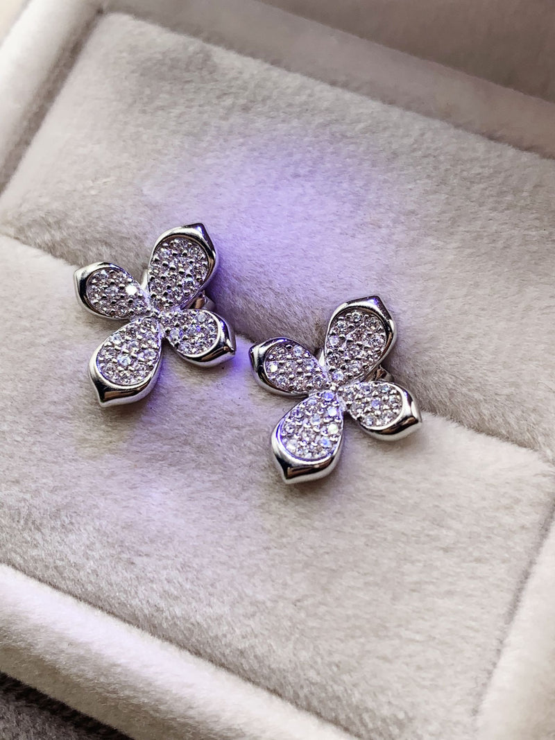 Orecchini croce farfalla