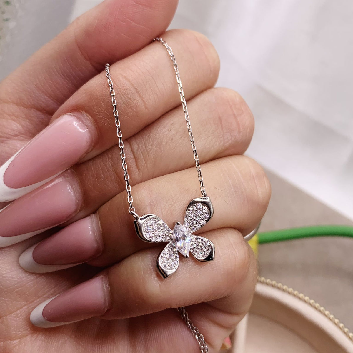 Collana farfalla shine