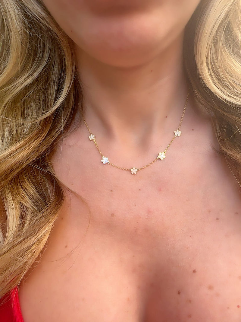 Collana margherite opale