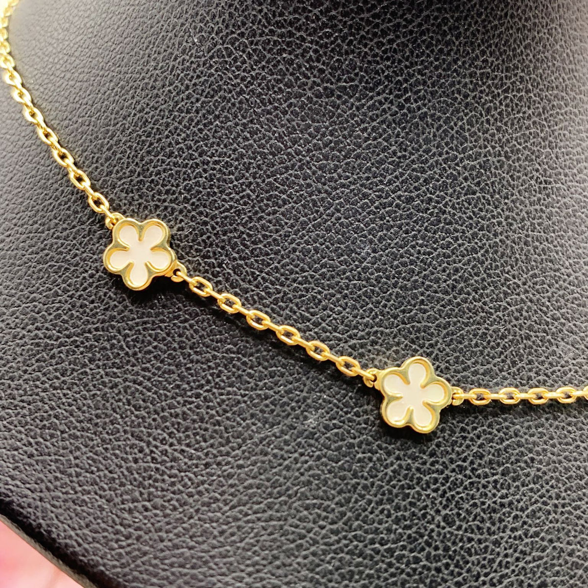 Collana margherite opale