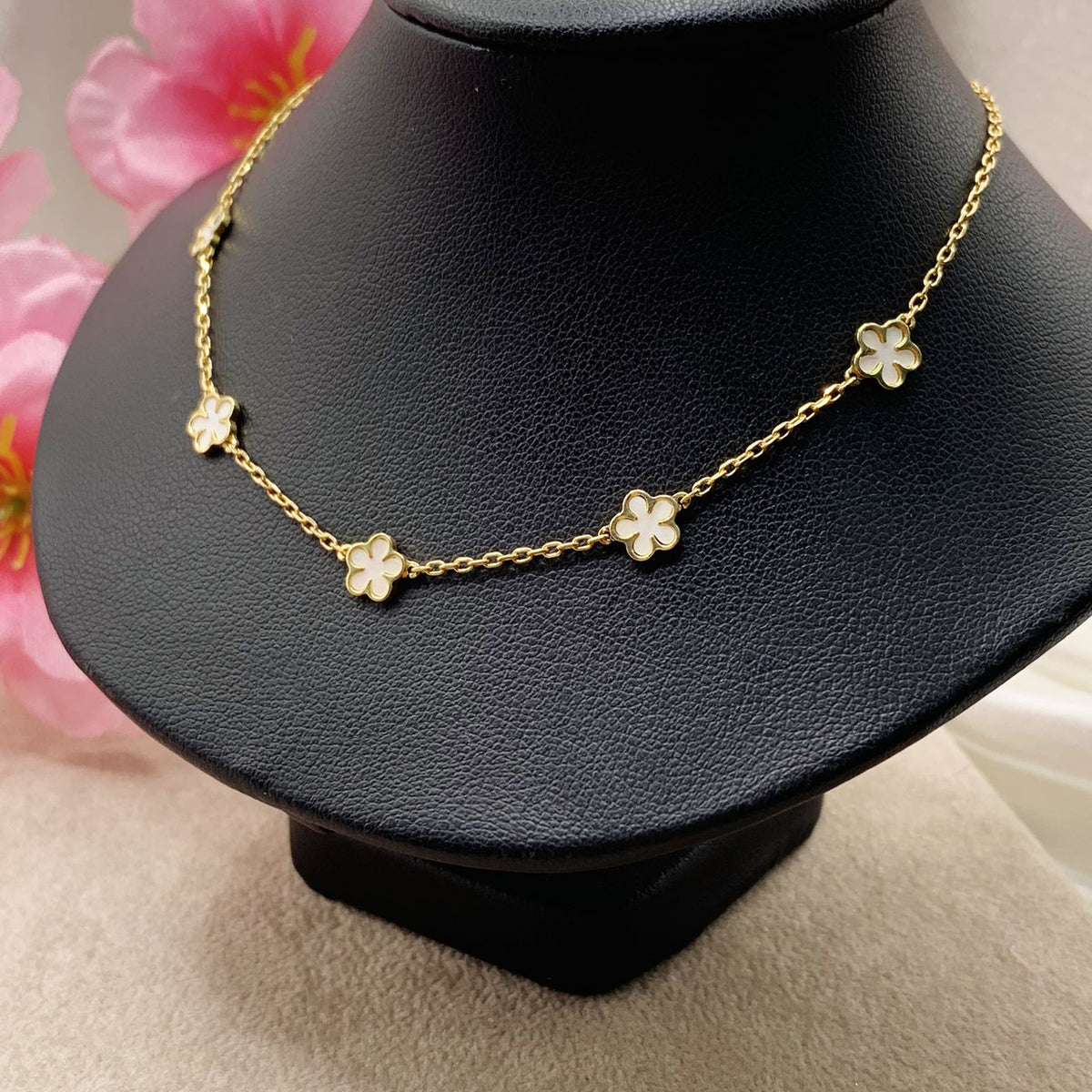 Collana margherite opale