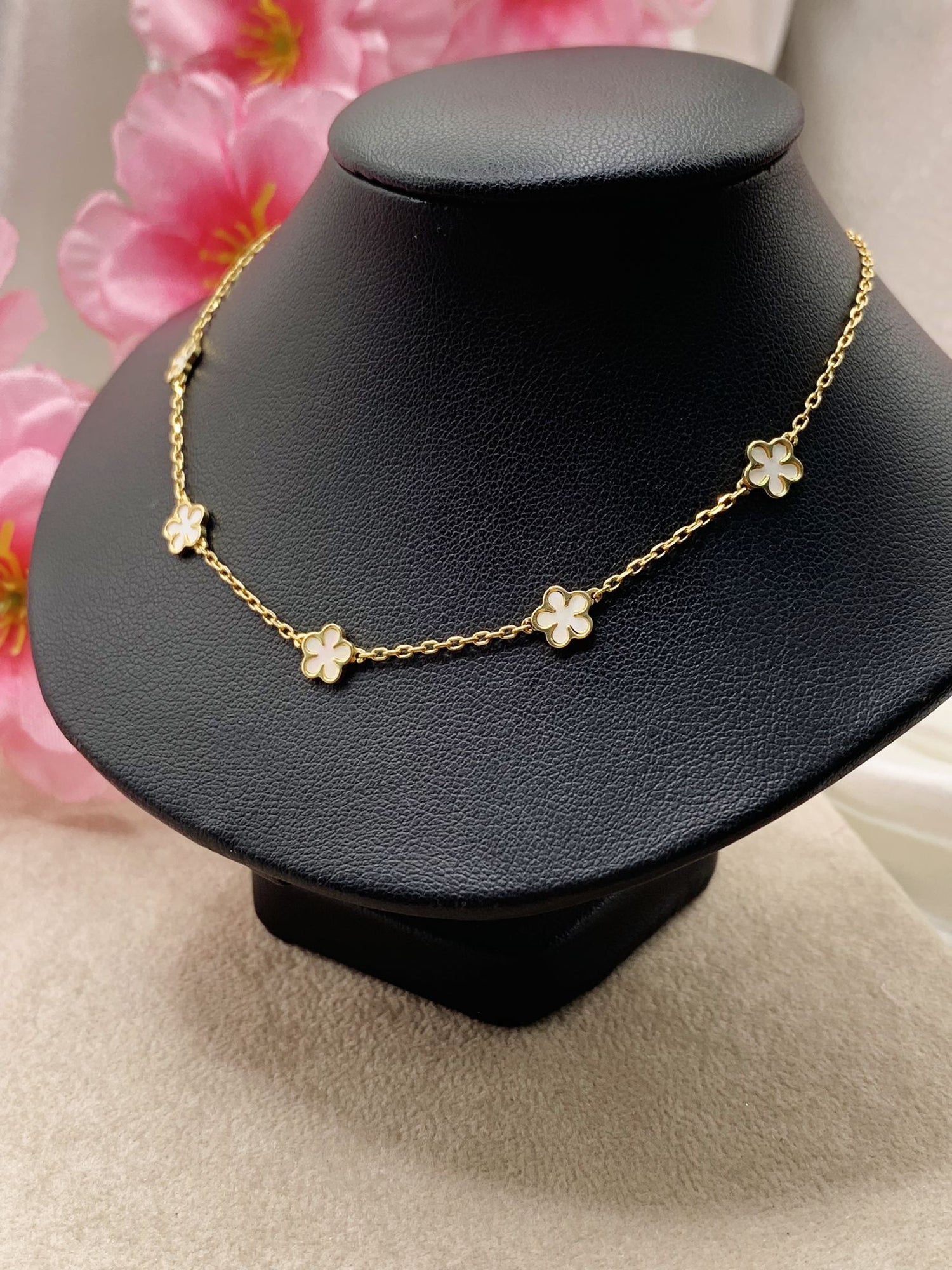 Collana margherite opale
