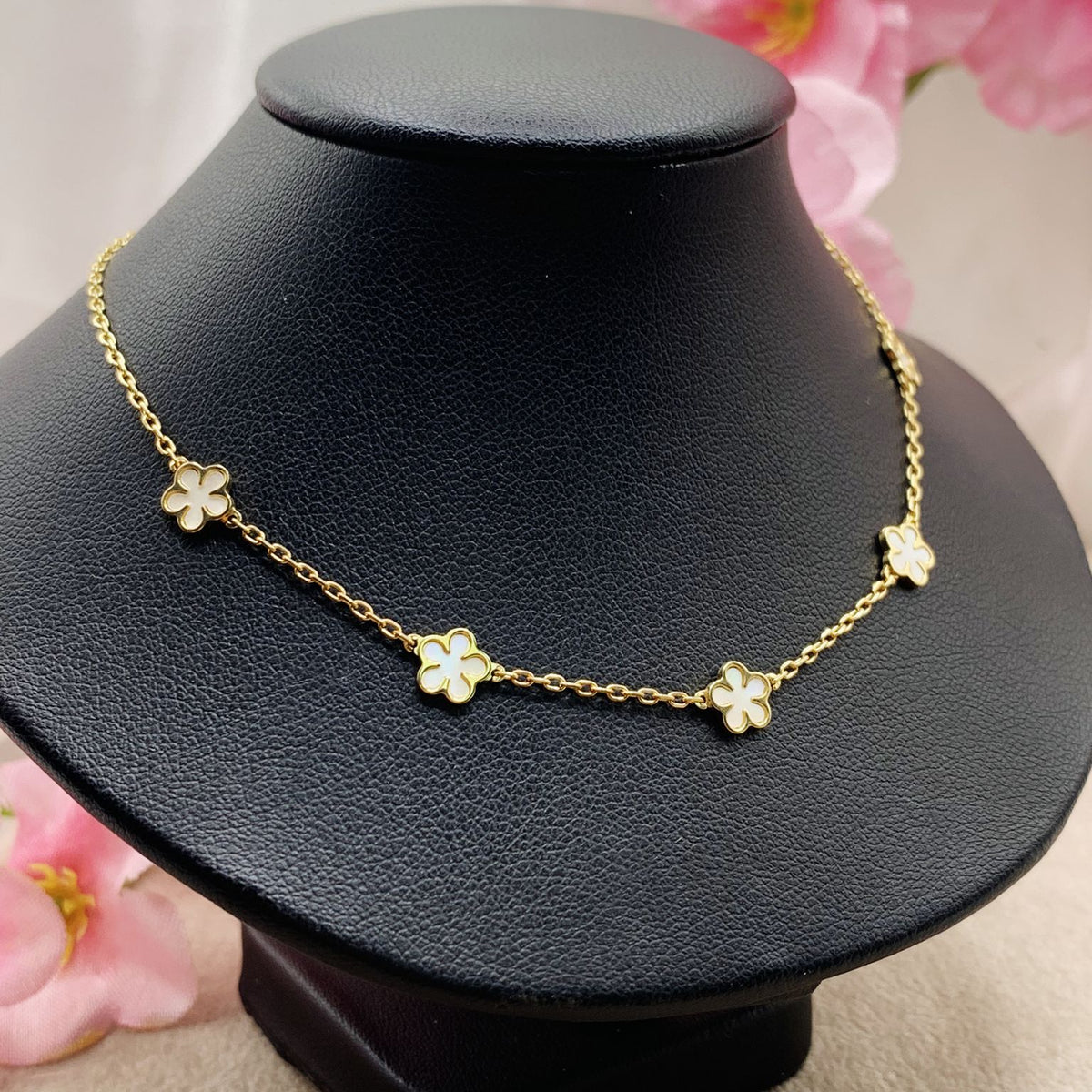 Collana margherite opale