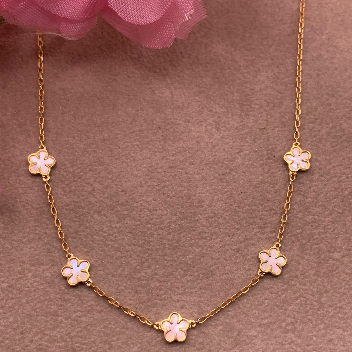 Collana margherite opale