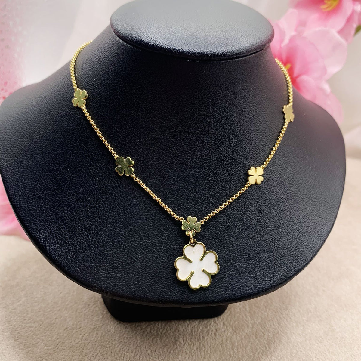 Collana quadrifoglio opale