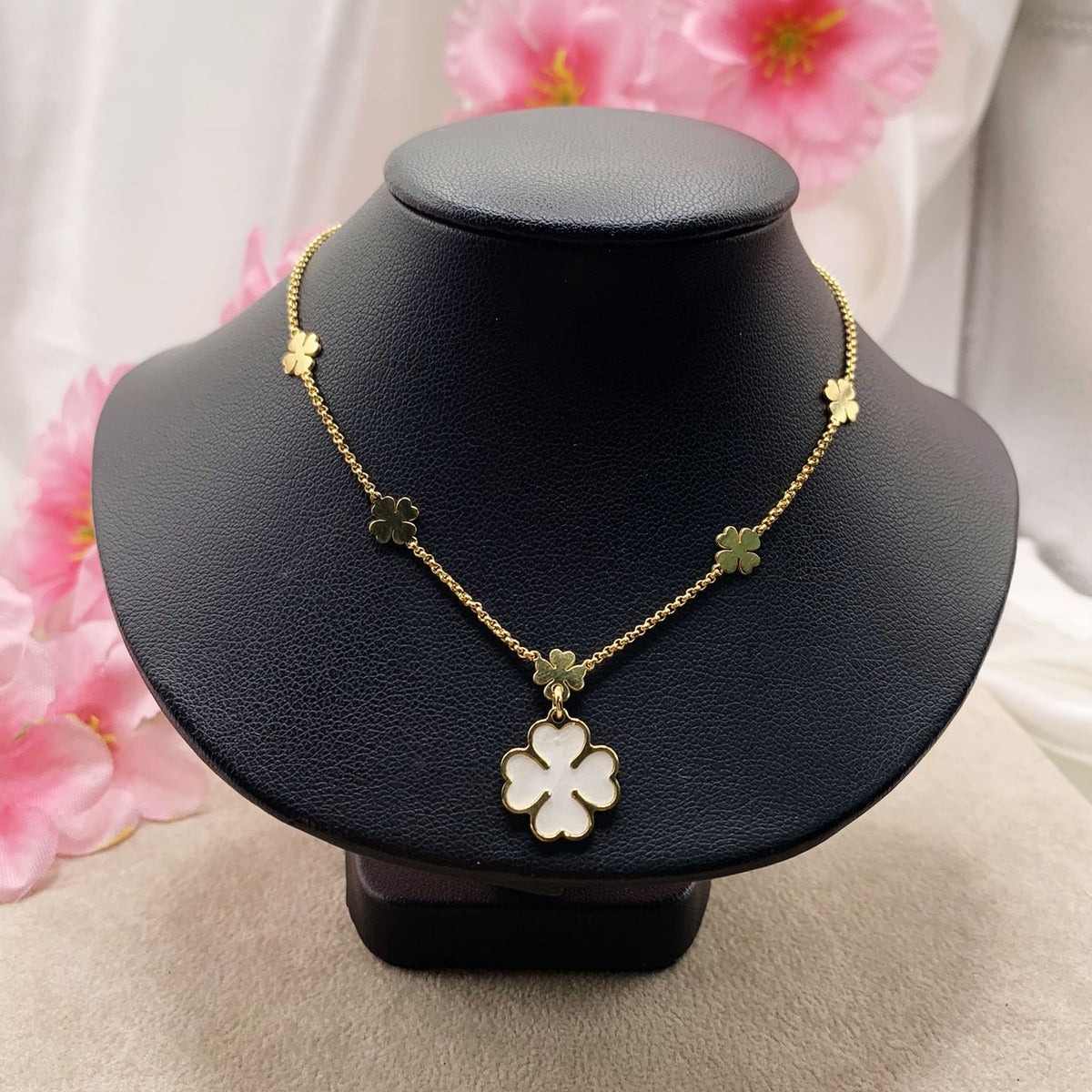 Collana quadrifoglio opale