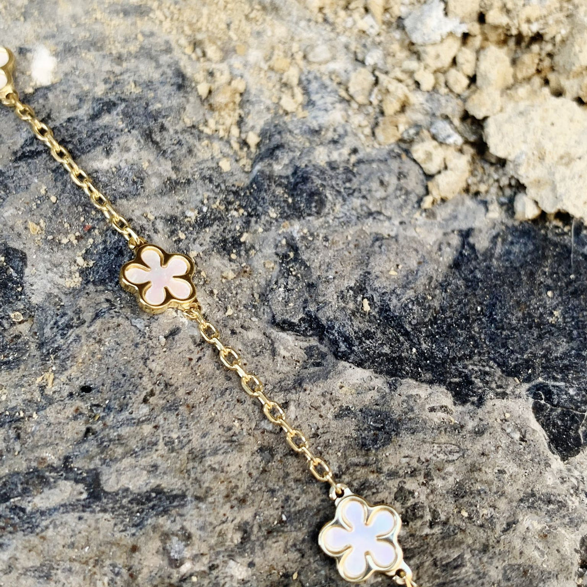 Bracciale margherite opale