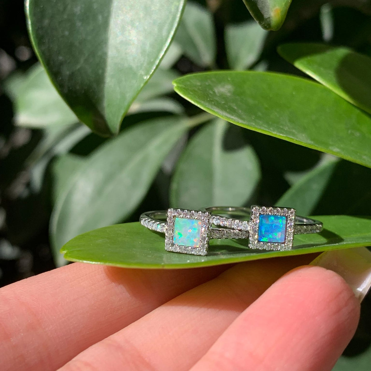 Anello opalino quadratino