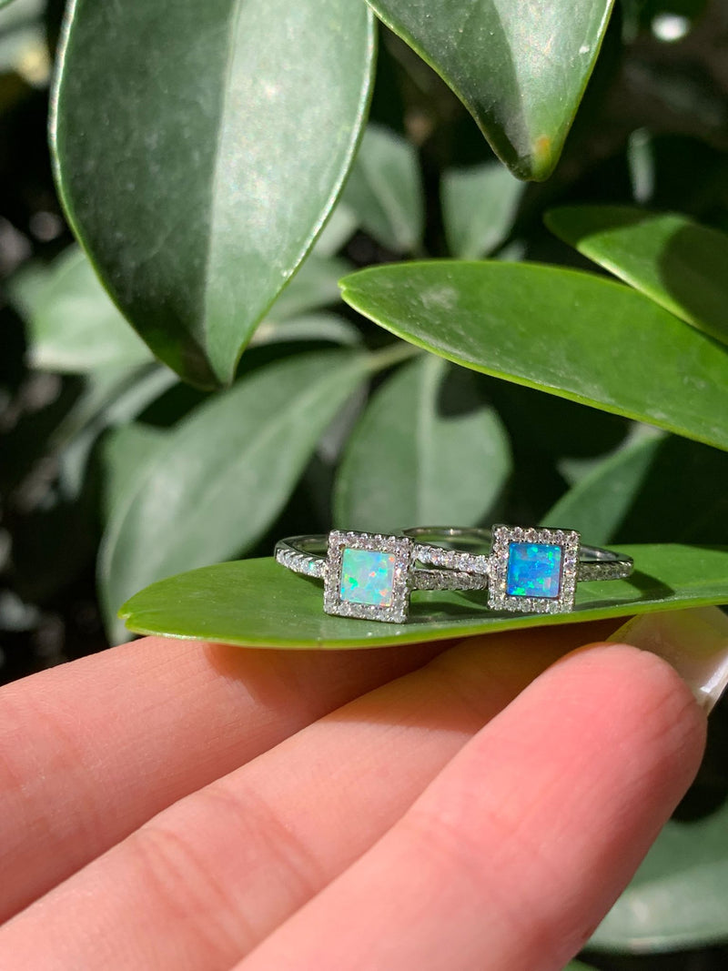 Anello opalino quadratino