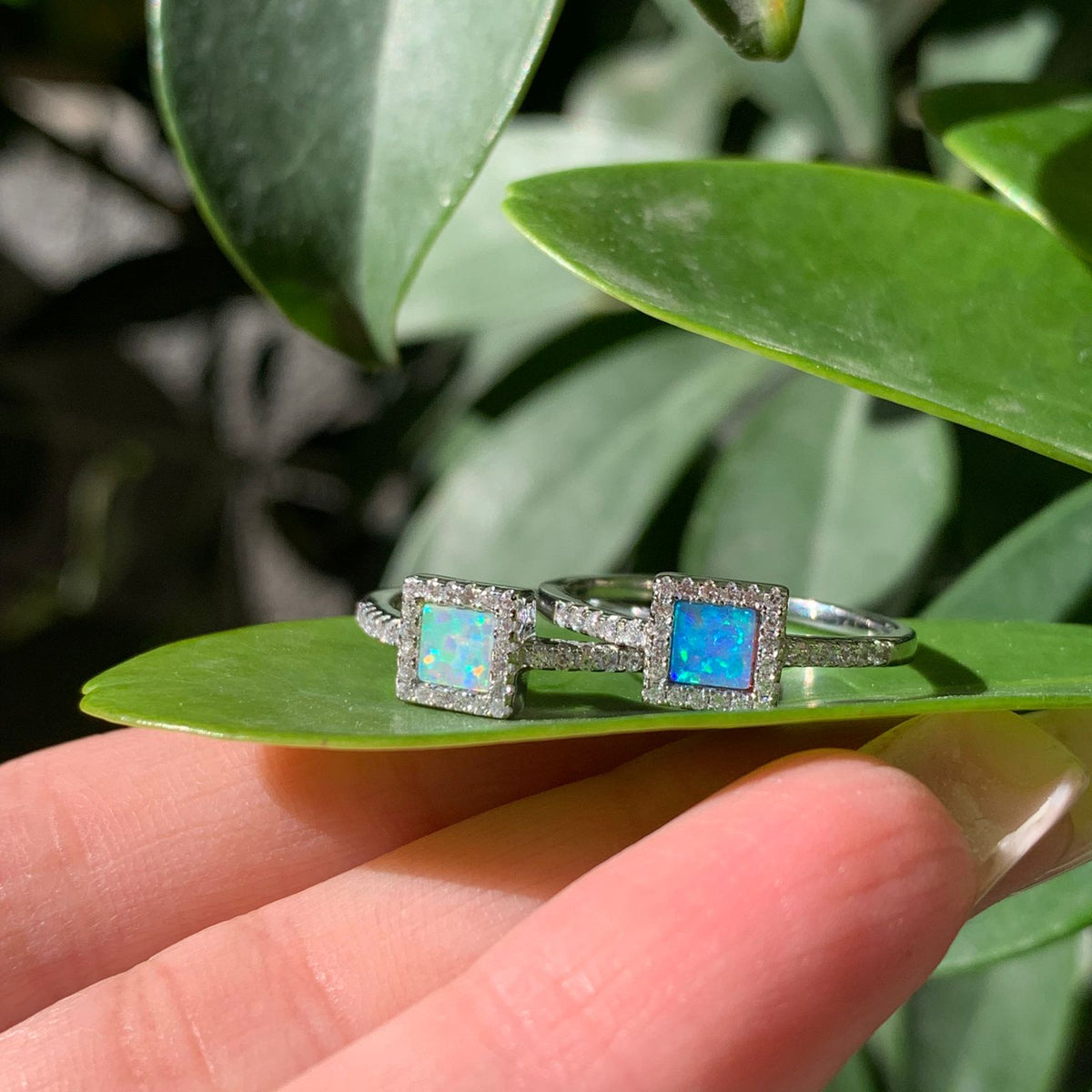 Anello opalino quadratino