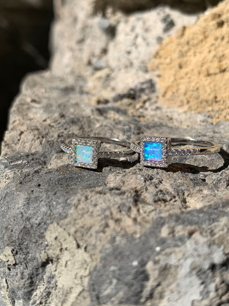 Anello opalino quadratino