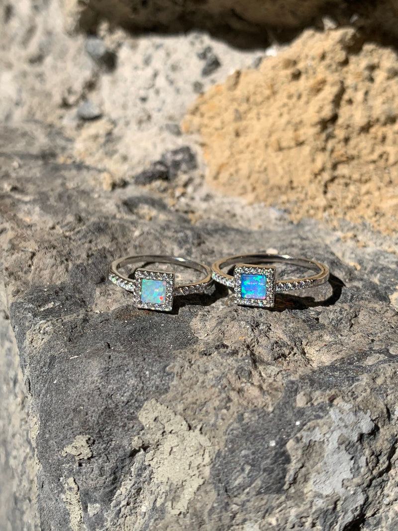 Anello opalino quadratino