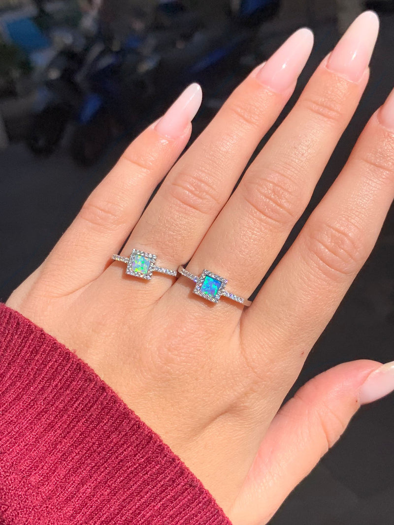 Anello opalino quadratino