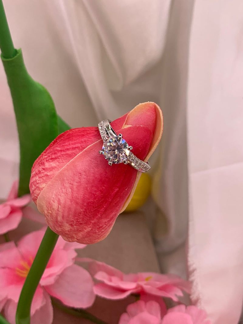 Anello solitario doppia fascia