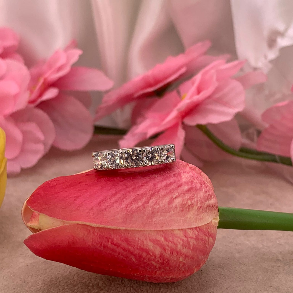 Anello semiveretta square