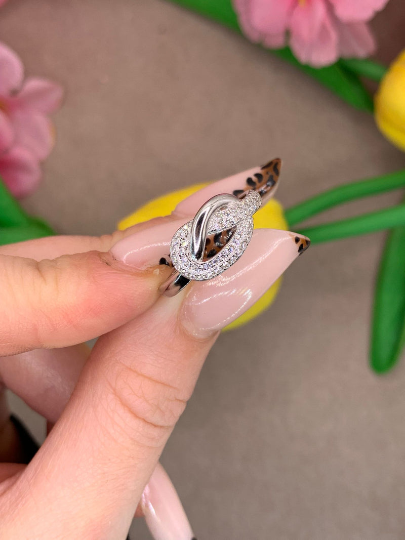 Anello nodo zirconato