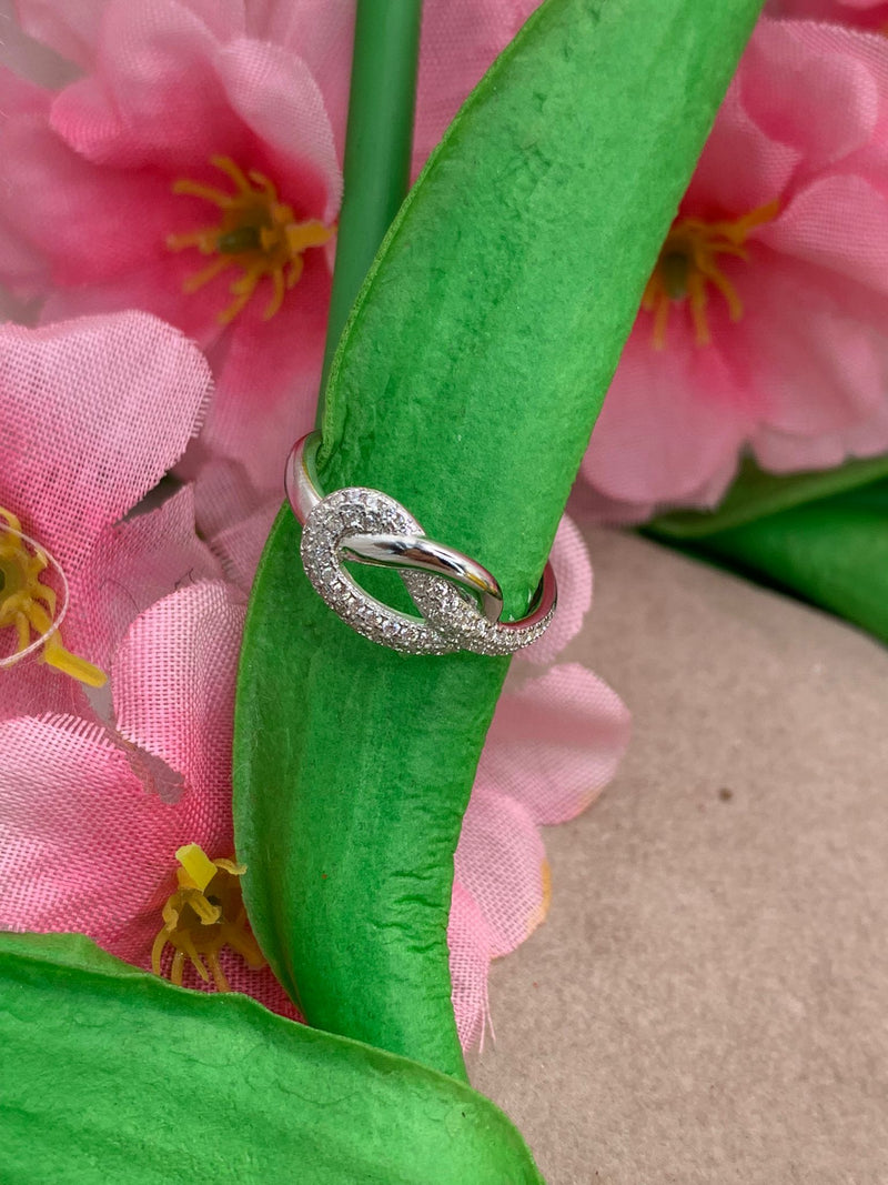 Anello nodo zirconato
