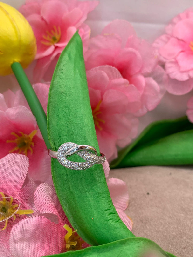 Anello nodo zirconato