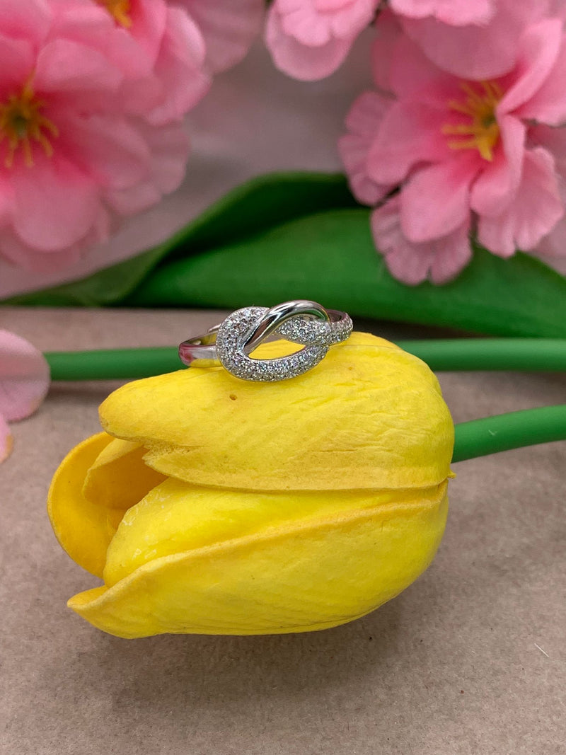 Anello nodo zirconato