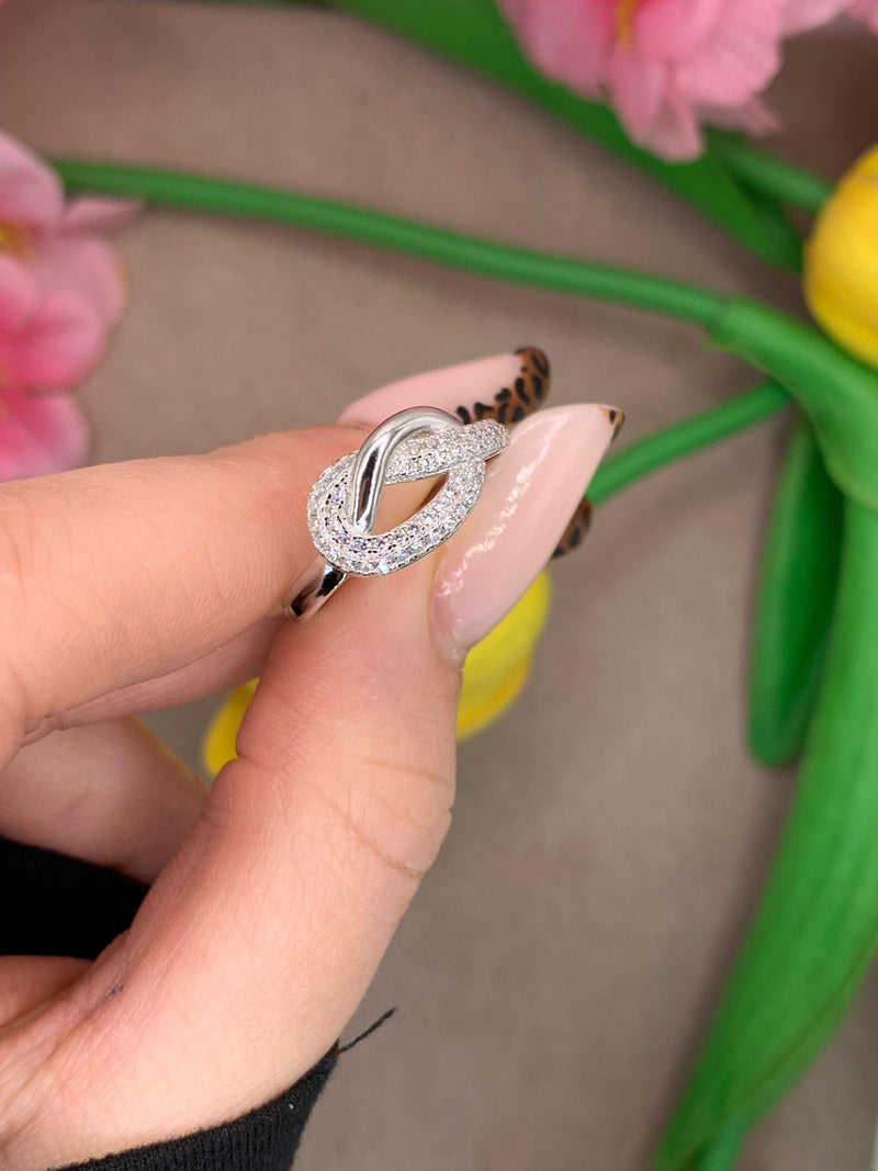 Anello nodo zirconato