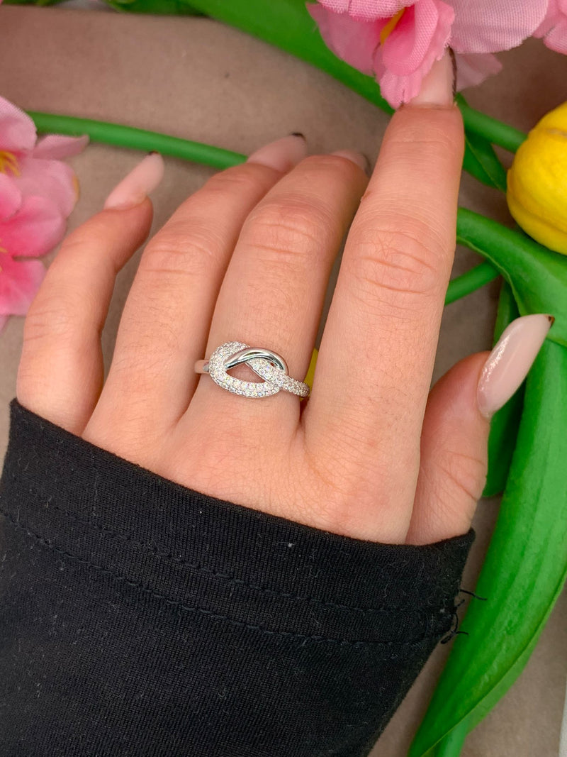 Anello nodo zirconato
