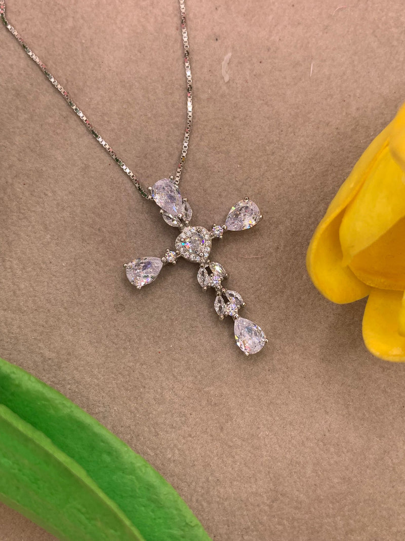 Collana croce cuoricino