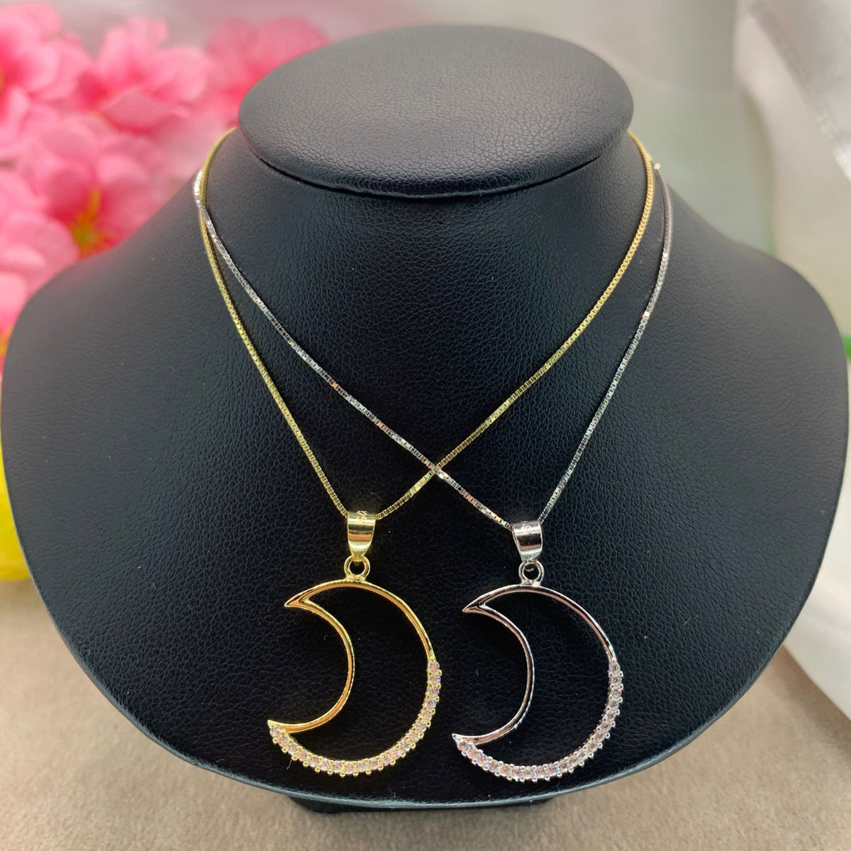 Collana moon