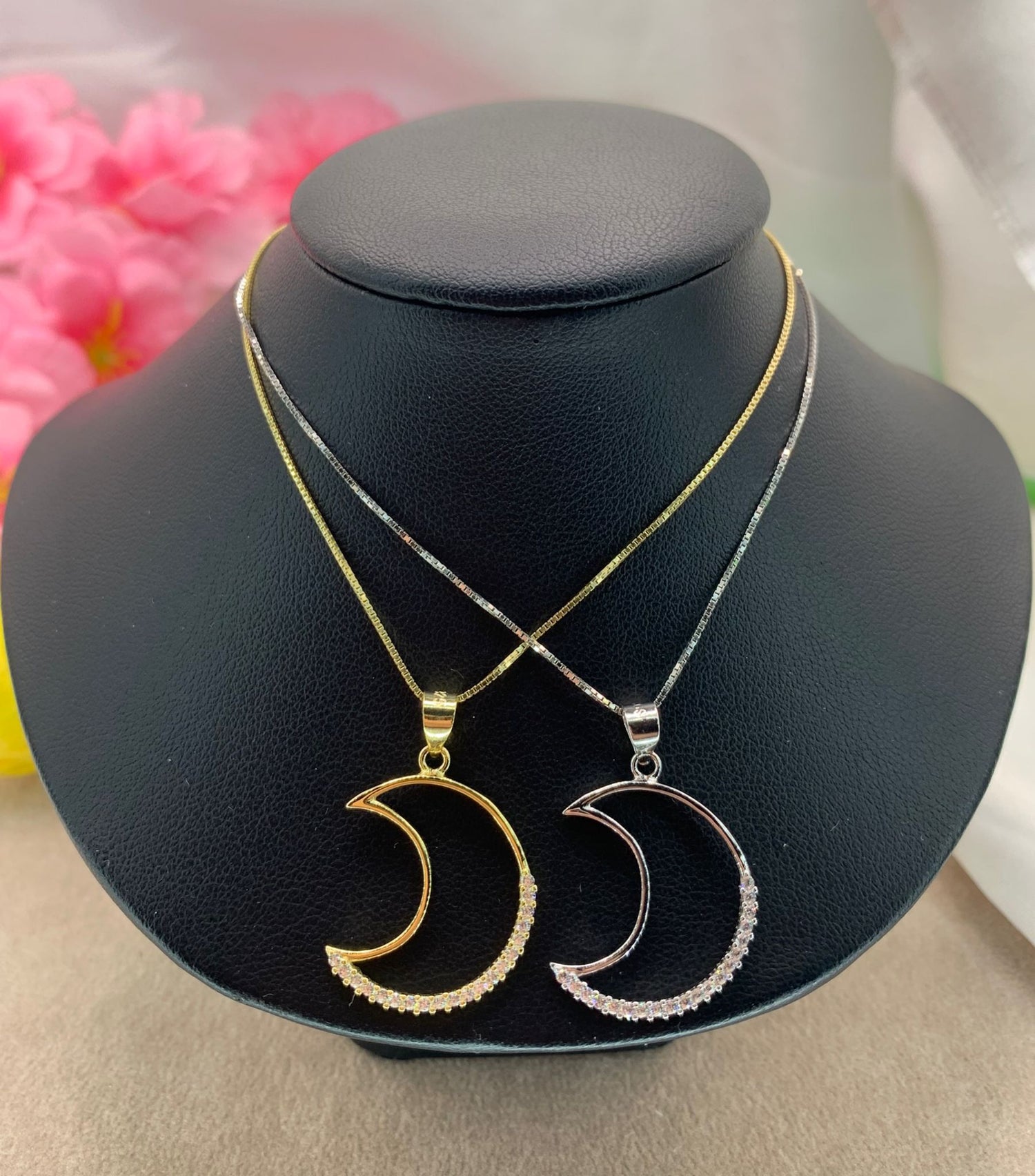 Collana moon