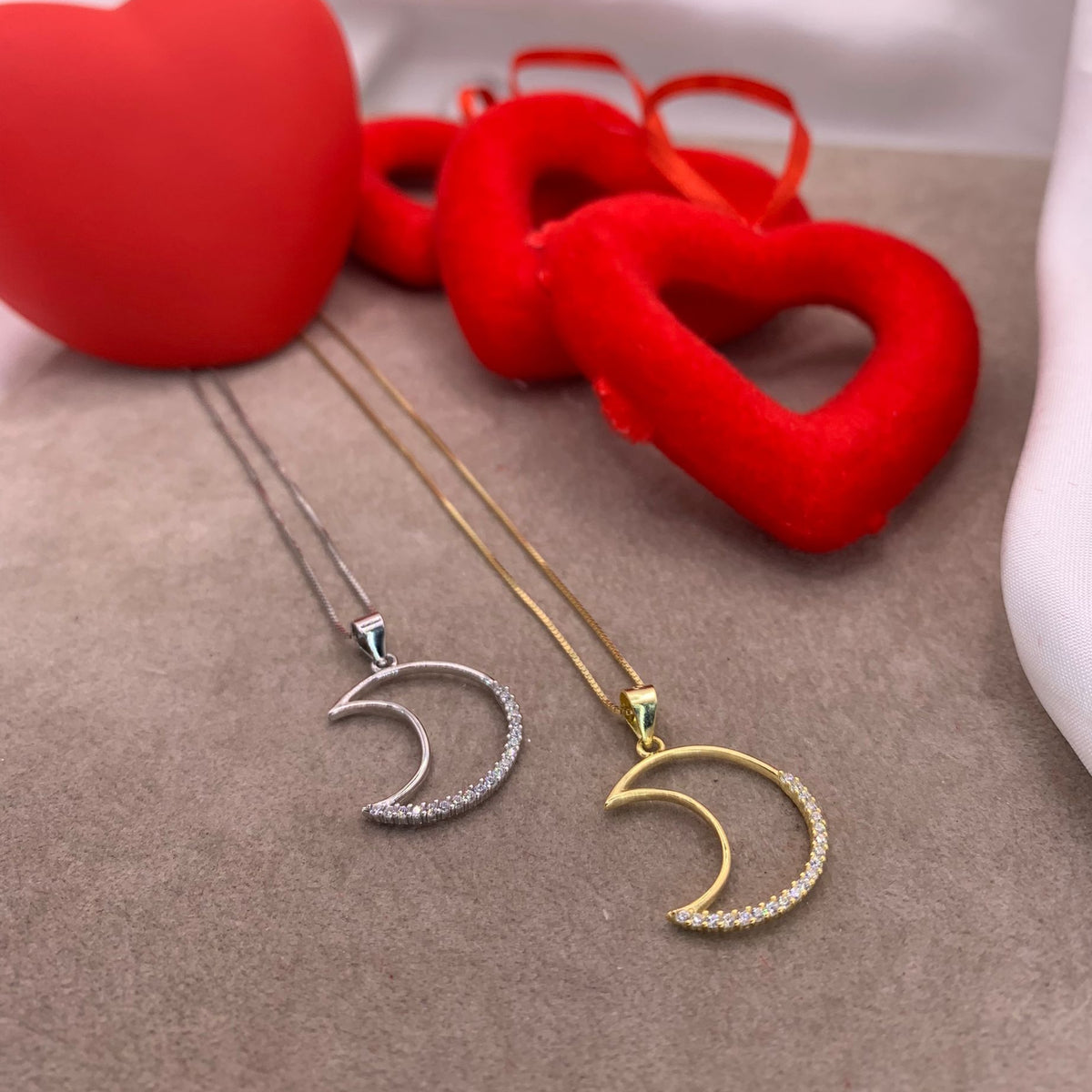 Collana moon