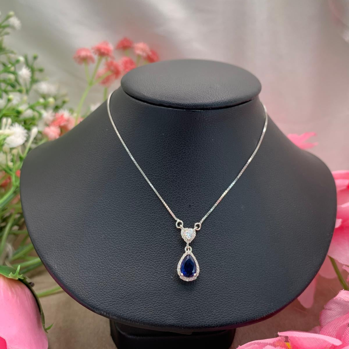 Collana goccia