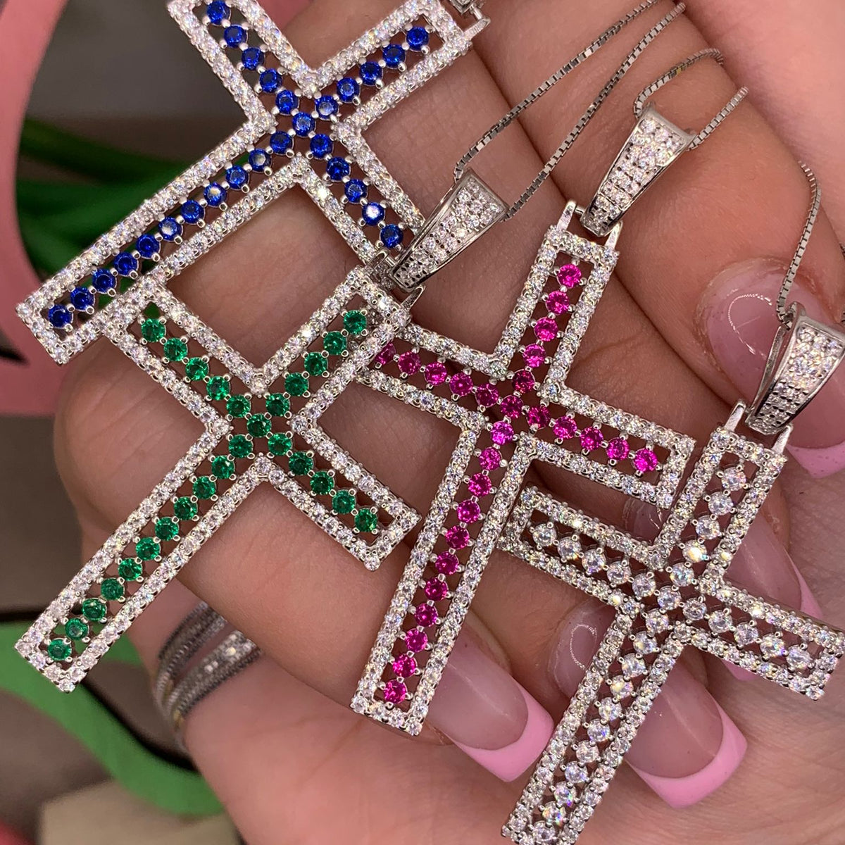 Collana Croce traforata