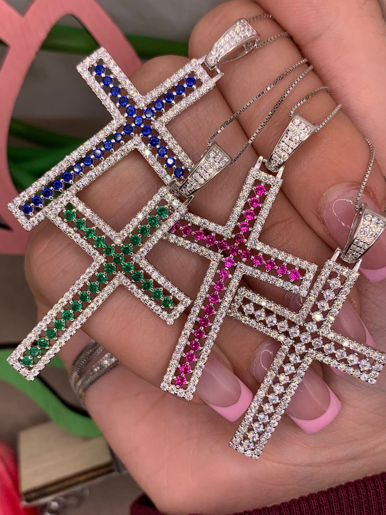 Collana Croce traforata