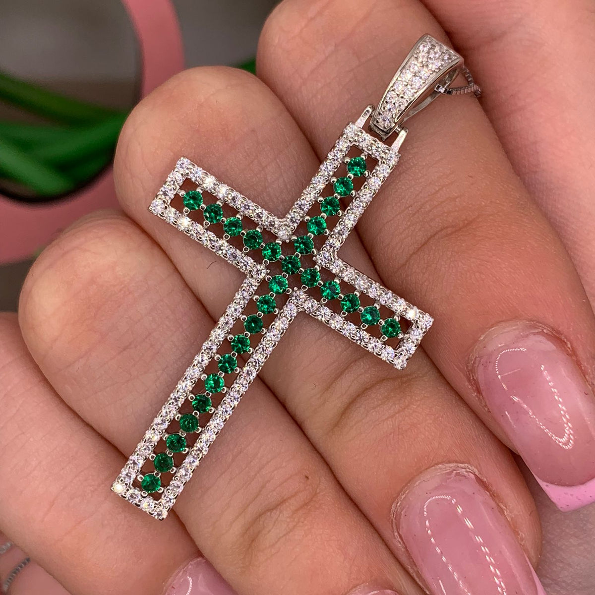 Collana Croce traforata